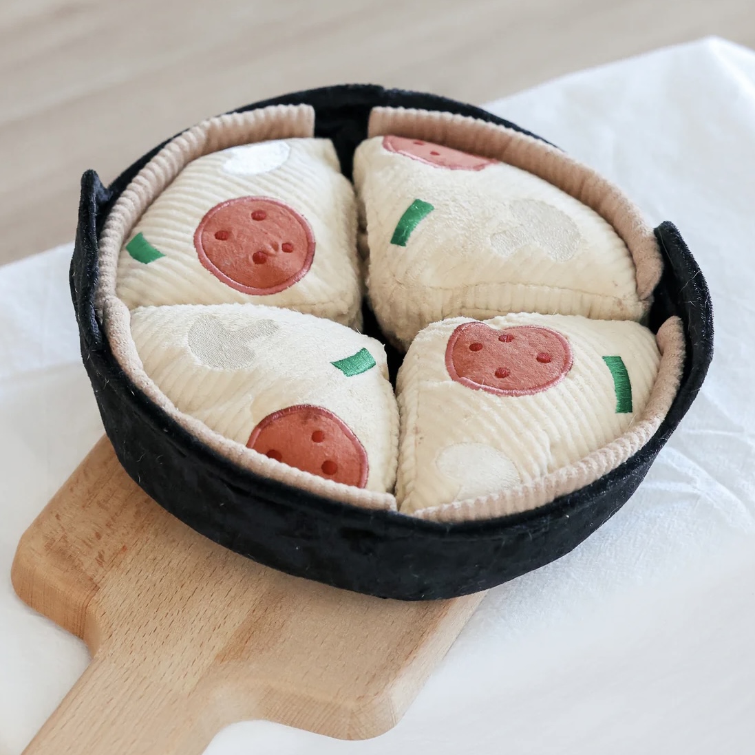 Lambwolf Interaktivní hračka pro psy Pizza