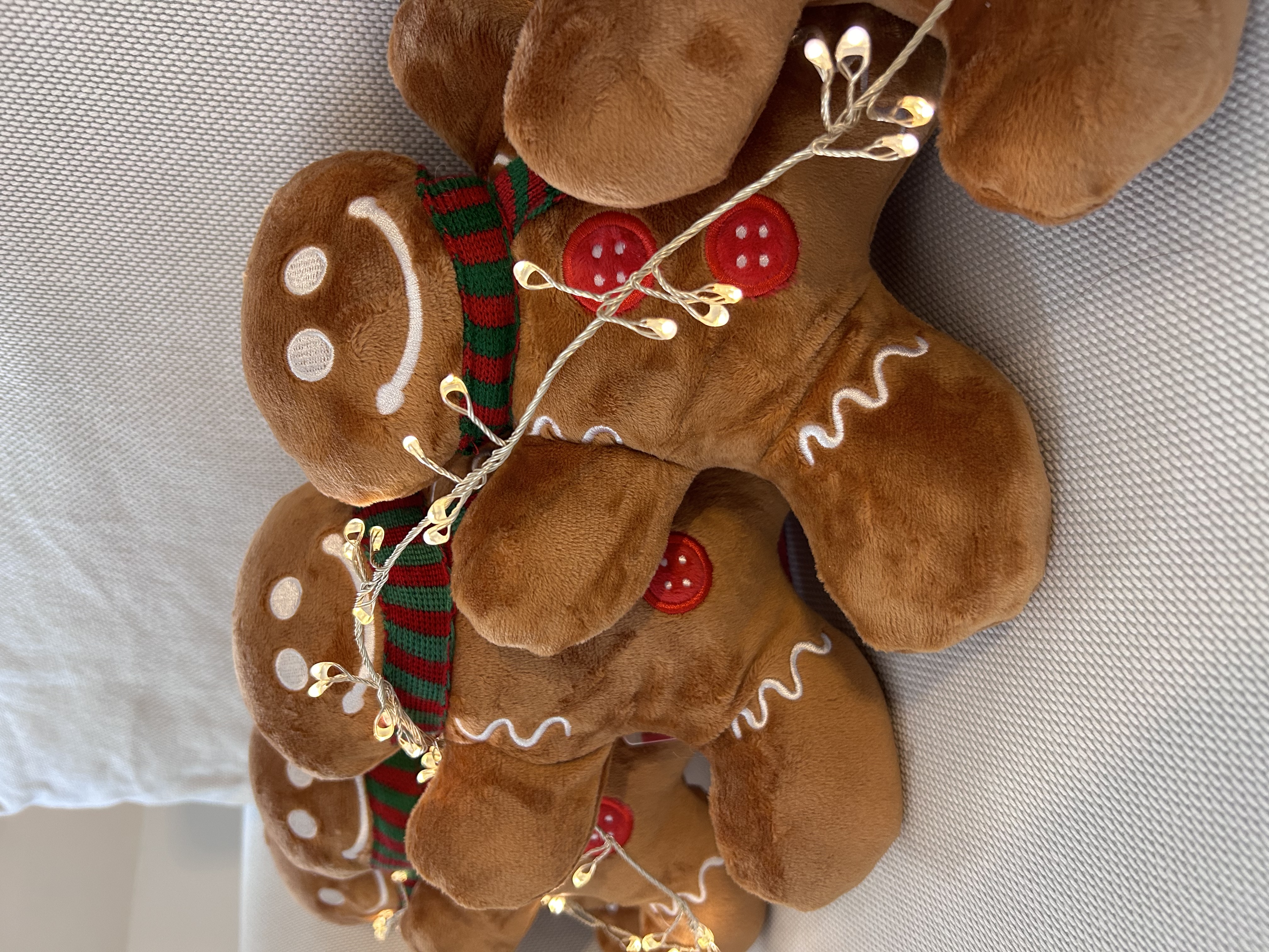 P.L.A.Y. Vánoční hračka pro psy Gingerbread Man