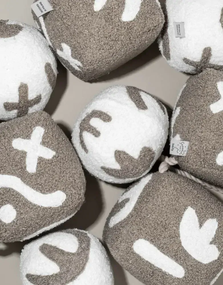 the bouclé dice hračka pro psy