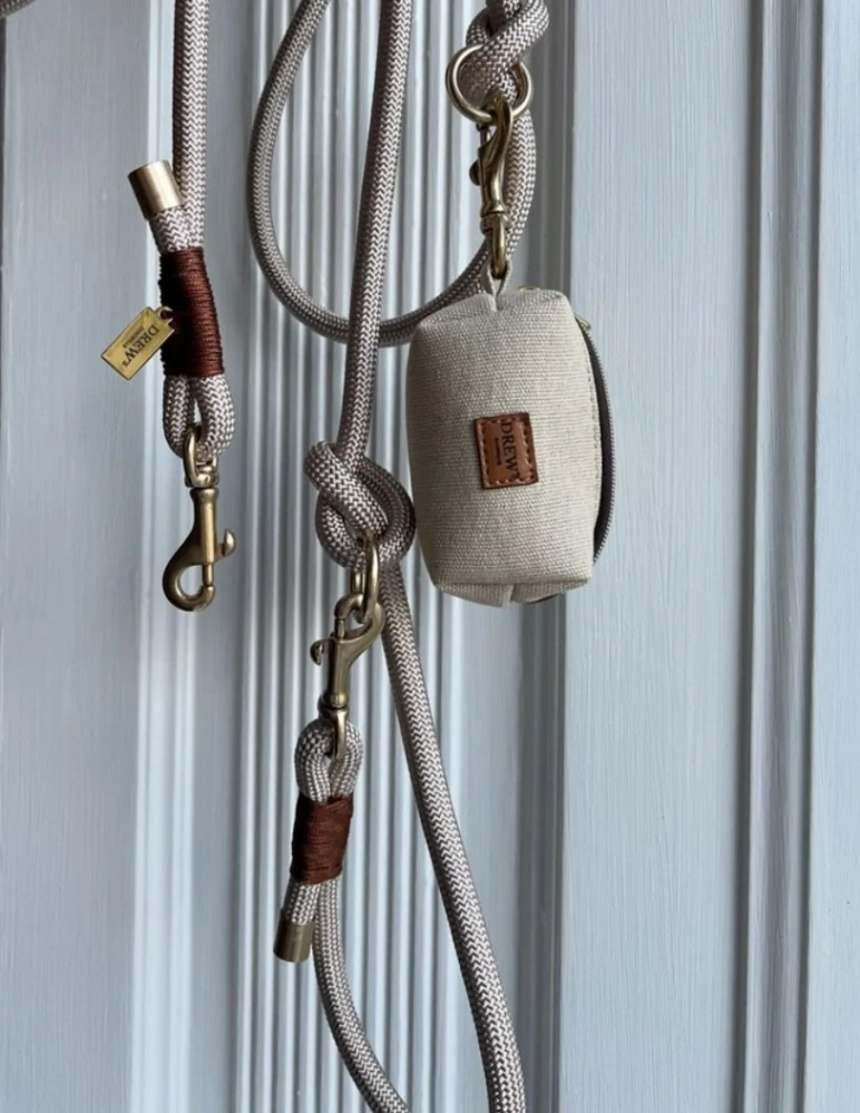 Drew’s Dogwear Sáčkovník chai latte