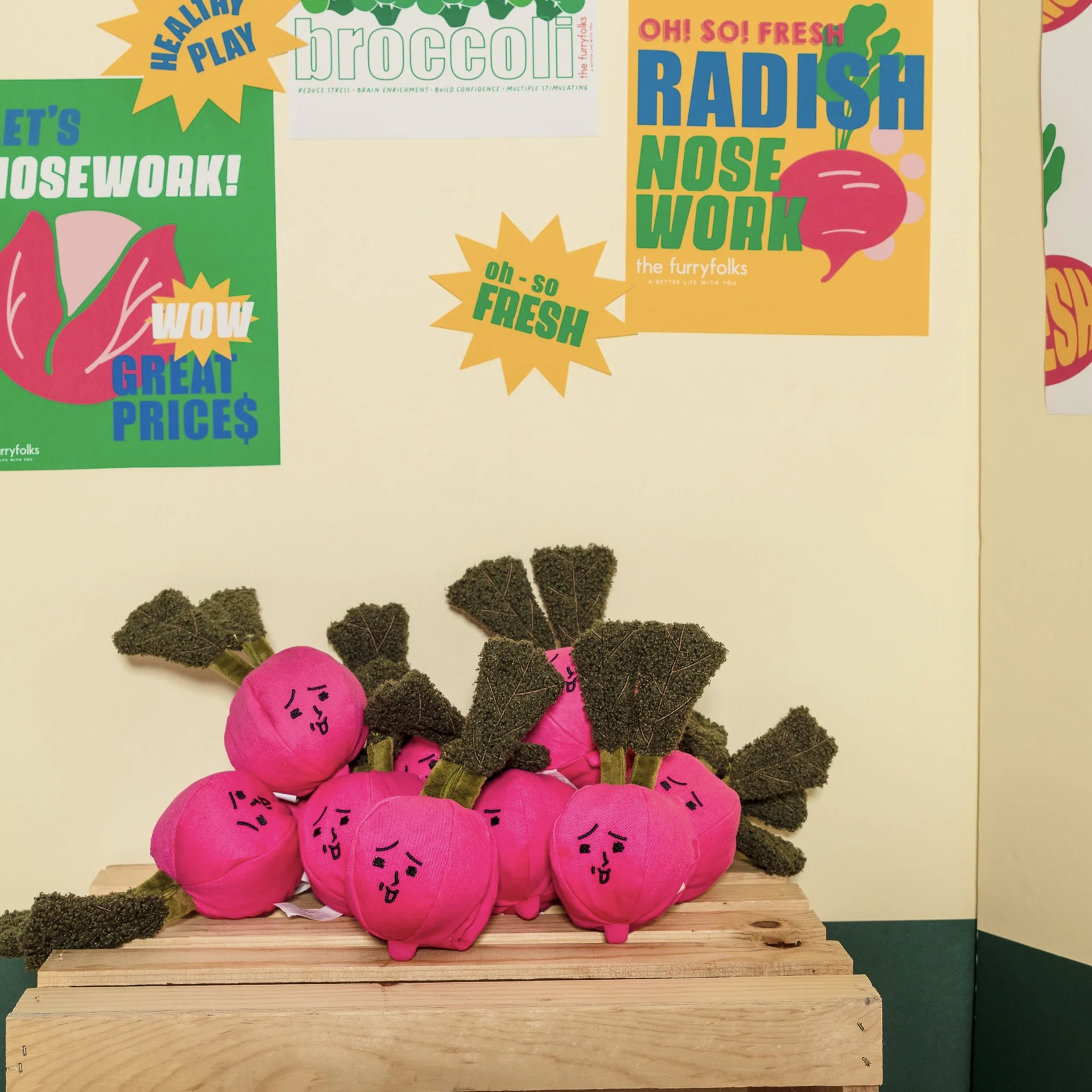 Furryfolks Interaktivní hračka pro psy Ředkev