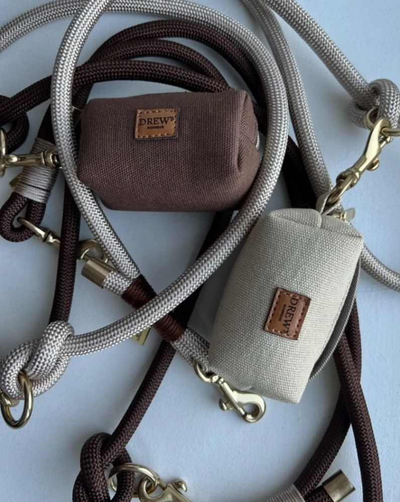 Drew’s Dogwear Sáčkovník chai latte